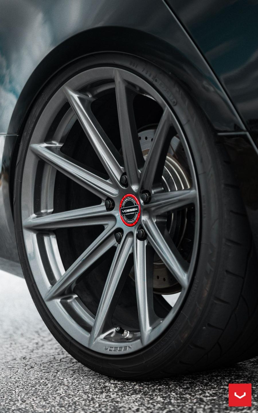 Колеса Cadillac CTS-V on Vossen Wheels (VFS-10) 2018 года  (фото 3 из 11)